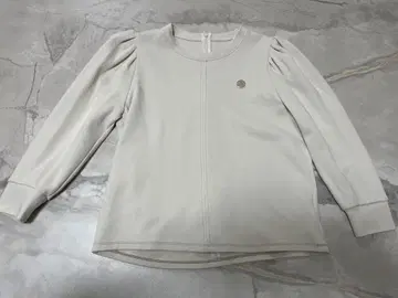 보더스 앳 발코니 퍼프 슬리브 긴팔 상의