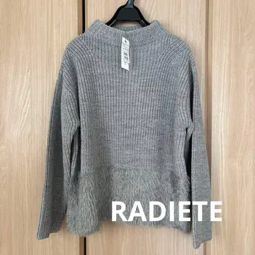 미사용 새상품 [ RADIETE ] 니트 퍼 혼합 긴팔 상의 그레이