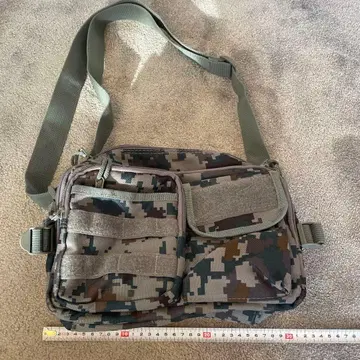 숄더백 카모 패턴