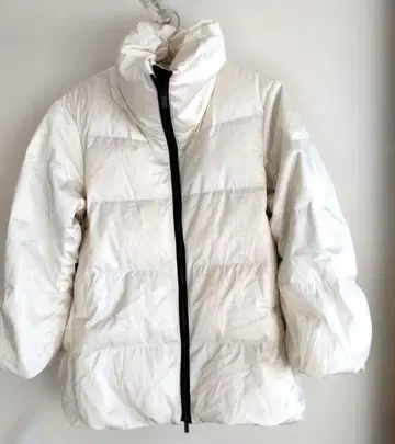 인기 즉시 완판 아이템 유니클로 +J 질 샌더 라이트 다운 볼륨 자켓 M