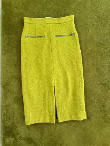 로페 마드모아젤 라임 그린 울 타이트 스커트 38