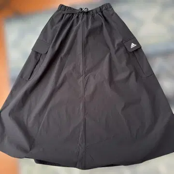 adidas 블랙 플레어 스커트