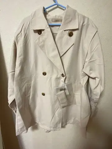 엠즈 엑사이트 트렌치코트