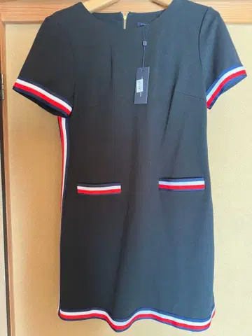 TOMMY HILFIGER 블랙 원피스 사이즈 14 택 포함 새상품