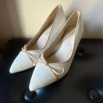 새상품 RANDA 슬림 레그 펌프스 리본