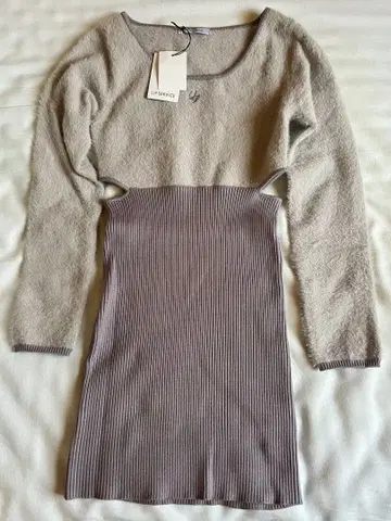 LIP SERVICE 그레이 컷 아웃 니트