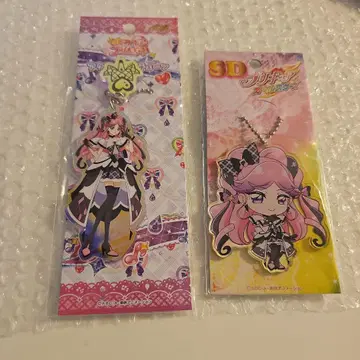 큐어 키스 아크릴 키체인