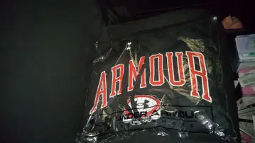 UNDER ARMOUR 블랙 후드티