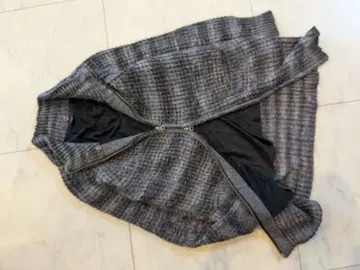 그레이 스트라이프 하이넥 가디건