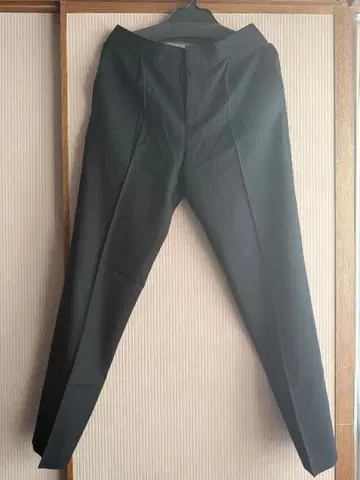 DES PRES 블랙 슬랙스 테이퍼드