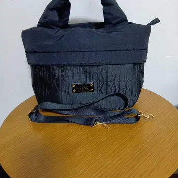 포숑 자카드 직조 멀티로 사용 가능한 숄더 토트백