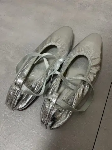 르 탈론 크로스 엘라스틱 플랫 24cm