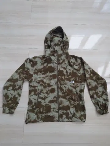 THE NORTH FACE 마운틴 파카 M 카모플라쥬