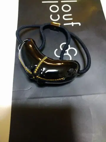 콜레트 마루프 머리끈