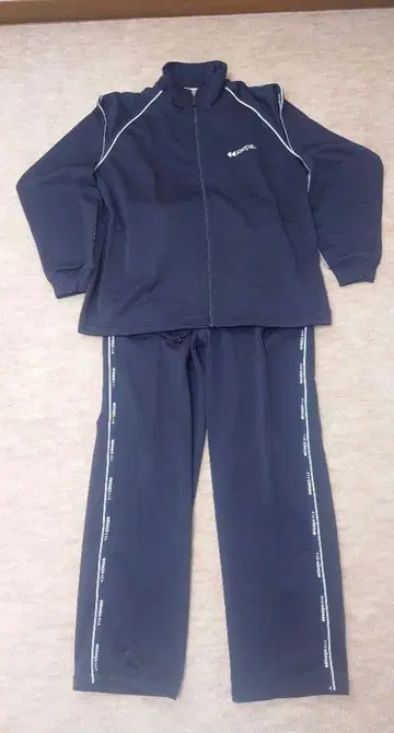 상하의 맨투맨 2