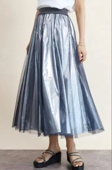 FENNE (페넬) 튤 레이어드 메탈릭 플레어 스커트