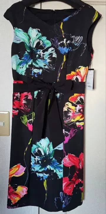 ANAYI 플라워 프린트 슬리브리스 원피스