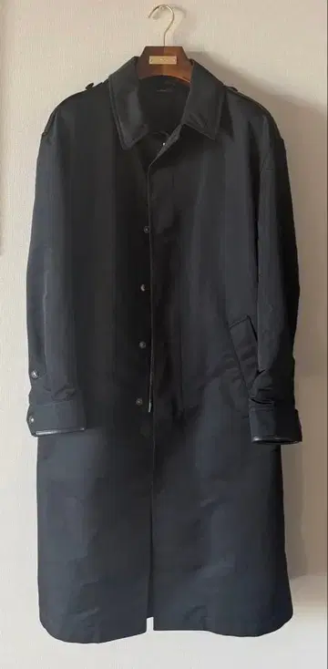 톰 포드 블랙 트렌치코트 사이즈 46