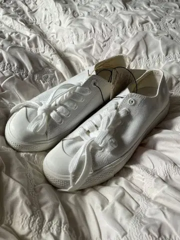 MUJI 코튼 화이트 스니커즈 23cm