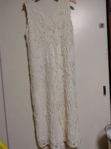 바텐 레이스 원피스 시어 내추럴함 라운드넥 V백 백 슬립