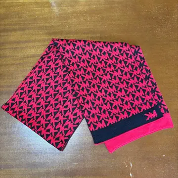 마이클코어스 머플러