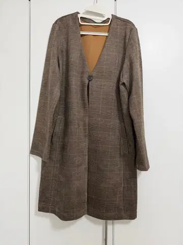 체크 무늬 롱 코트