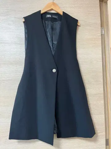ZARA 블랙 베스트