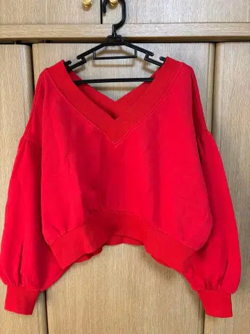 FOREVER 21 빨간색 V넥 크롭 스웨터 S