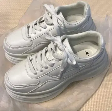 WEGO 통굽 라인 스니커즈 화이트 M