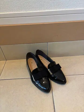 DIANA 블랙 펌프스