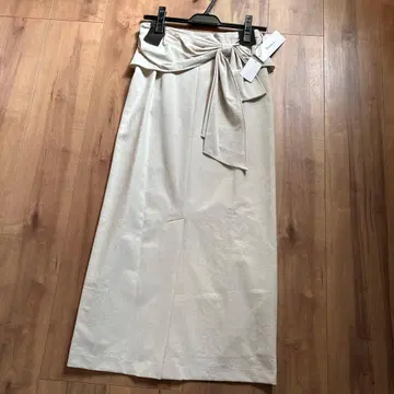 새상품 doneeyu 정가 1만 8700엔 롱 스커트 스콧 클럽