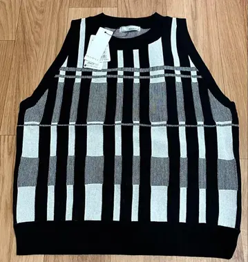 [ 새상품 택 포함 ] BEATRICE 스트라이프 니트 베스트