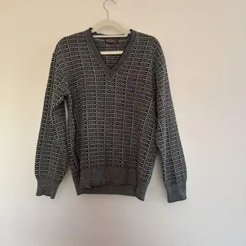 Kizyu V넥 니트 스웨터