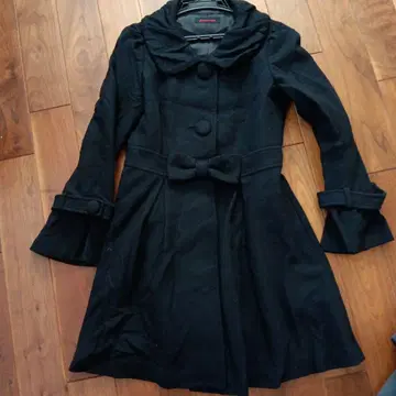 Brownie bee 블랙 리본 포함 코트