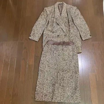 J&R 수트 자켓과 스커트 겨울용 새상품급