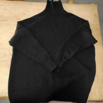 CINOH 치노 오버 사이즈 하이넥 니트