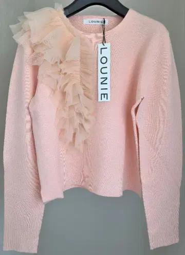 LOUNIE 프릴 장식 핑크 니트 스웨터