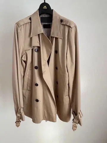 베이지 트렌치코트