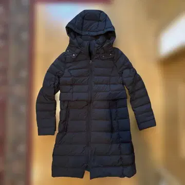 FILA 후드 부착 블랙 다운 코트