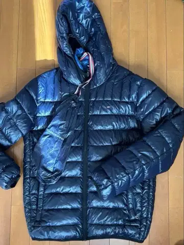 TOMMY HILFIGER 네이비 패커블 다운 자켓