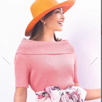 엠즈 그레이시 오프숄더 니트 40