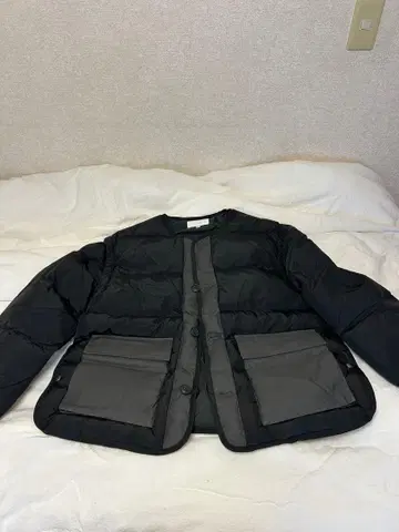 MOUSSY 블랙 다운 자켓 M 사이즈