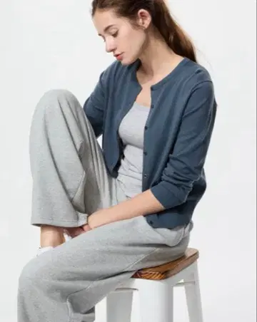 이번 시즌 UNIQLO 68 BLUE 메리노 크루넥 가디건 XL