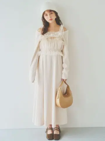 dazzlin 다즐린 튤 개더 뷔스티에 컷 원피스 아이보리