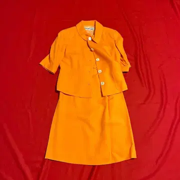 49 AV JUNKO SHIMADA 오렌지 셋업 구제 의류