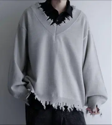 cussil 플레팅 천축 안티 필링 V넥 데미지 니트