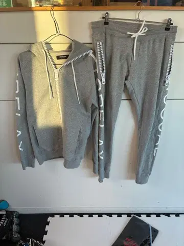 1PIU1UGUALE3 셋업 XXL