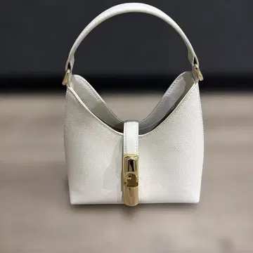 FURLA 화이트 핸드백 퍼 포함
