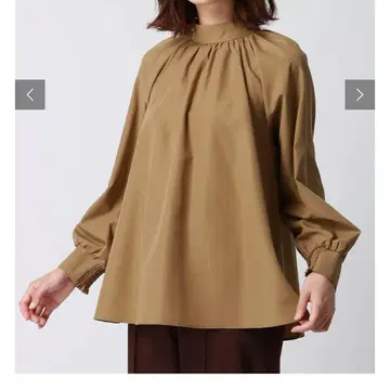 수트 스퀘어 하이넥 개더 볼륨 블라우스