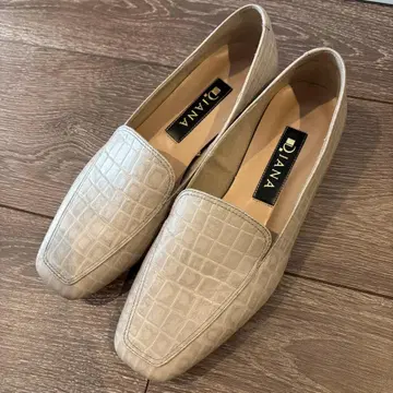 DIANA 악어 엠보싱 로퍼 22cm